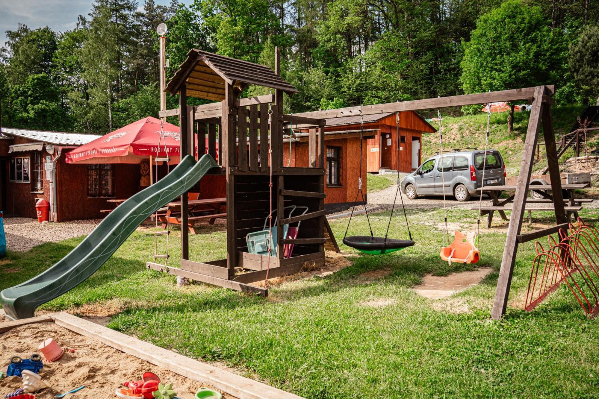 Karavan 3 V Arealu Koupaliste Bystre V Orlickych Horach Exterior foto